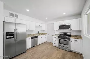 3152 N 24th Dr, Phoenix, AZ 85015 - Photo 9