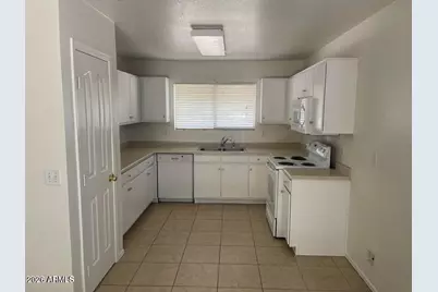 6152 S Sharon Court, Chandler, AZ 85249 - Photo 5