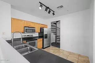 2233 E Huntington Dr, Phoenix, AZ 85040 - Photo 13