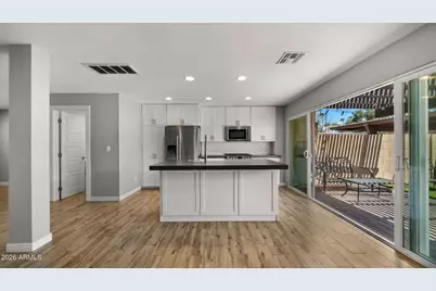 7669 E Montecito Avenue, Scottsdale, AZ 85251 - Photo 9