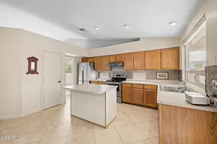6617 W Acapulco Ln, Glendale, AZ 85306 - Photo 13