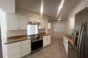 10936 W Coggins Dr, Sun City, AZ 85351 - Photo 7