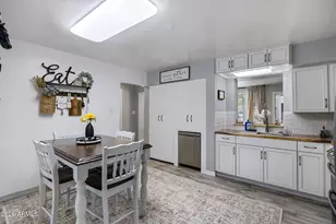 2819 Pine Hill Dr, Overgaard, AZ 85933 - Photo 11