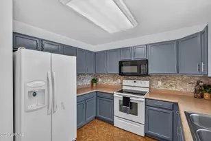 16667 W Paradise Ln, Surprise, AZ 85374 - Photo 11