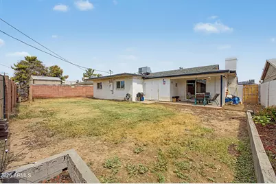 5201 W Wilshire Drive, Phoenix, AZ 85035 - Photo 17