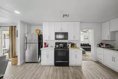 5201 W Wilshire Drive, Phoenix, AZ 85035 - Photo 7