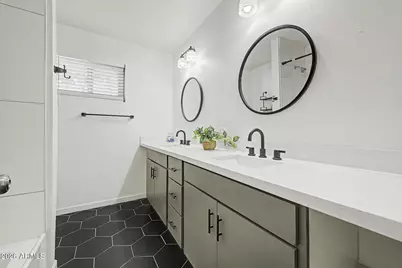 601 E Euclid Avenue, Phoenix, AZ 85042 - Photo 27