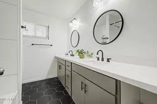 601 E Euclid Ave, Phoenix, AZ 85042 - Photo 27