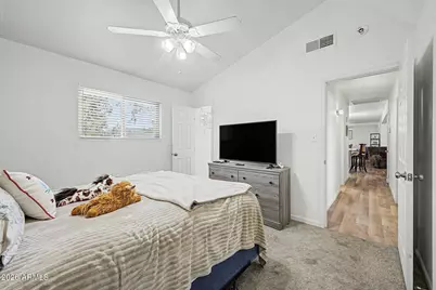 601 E Euclid Avenue, Phoenix, AZ 85042 - Photo 21