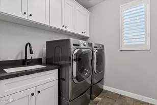 2905 E Los Gatos Dr, Phoenix, AZ 85050 - Photo 35