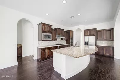 2923 E Constance Way, Phoenix, AZ 85042 - Photo 9