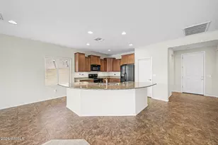17549 W Pinnacle Vis Dr, Surprise, AZ 85387 - Photo 7