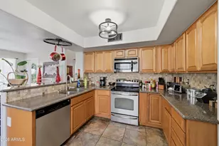 1330 E Angela Dr, Phoenix, AZ 85022 - Photo 7