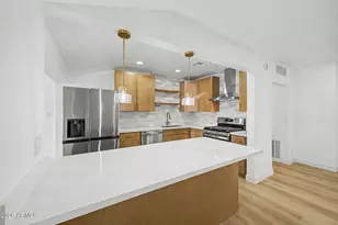 5712 W Orangewood Ave, Glendale, AZ 85301 - Photo 11