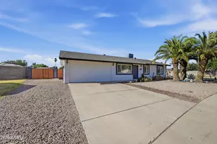 2566 E Villa Rita Dr, Phoenix, AZ 85032 - Photo 3