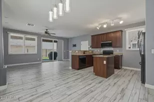 2246 E Fraktur Rd, Phoenix, AZ 85040 - Photo 7