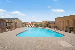 827 S Hacienda Dr, Tempe, AZ 85281 - Photo 17
