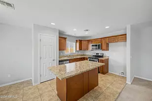 423 W Alicia Dr, Phoenix, AZ 85041 - Photo 11