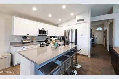 22418 N 74th Lane, Glendale, AZ 85310 - Photo 9