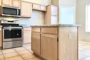 7427 W Crest Ln, Glendale, AZ 85310 - Photo 11