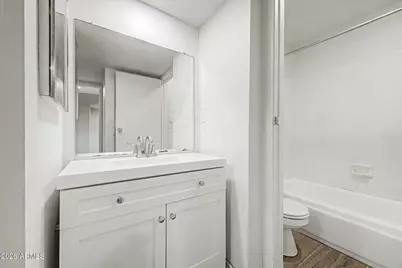 5525 E Thomas Road #M23, Phoenix, AZ 85018 - Photo 17