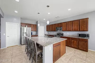10215 N 185th Lane, Waddell, AZ 85355 - Photo 17