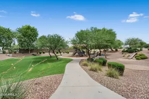 992 E Parkview Dr, Gilbert, AZ 85295 - Photo 67