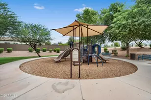 992 E Parkview Dr, Gilbert, AZ 85295 - Photo 65