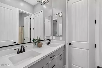 992 E Parkview Drive, Gilbert, AZ 85295 - Photo 41