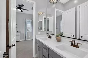 992 E Parkview Dr, Gilbert, AZ 85295 - Photo 35