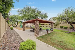 2725 E Mine Creek Rd, Phoenix, AZ 85024 - Photo 33