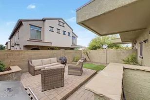 2725 E Mine Creek Rd, Phoenix, AZ 85024 - Photo 27