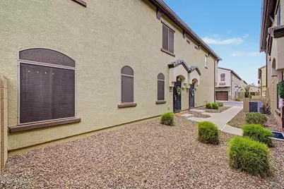 2725 E Mine Creek Road #1028, Phoenix, AZ 85024 - Photo 1