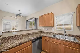 2725 E Mine Creek Rd, Phoenix, AZ 85024 - Photo 9