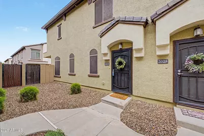 2725 E Mine Creek Road #1028, Phoenix, AZ 85024 - Photo 3