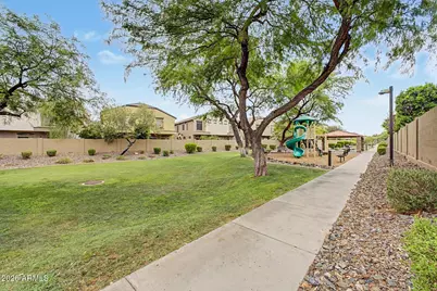2725 E Mine Creek Road #1028, Phoenix, AZ 85024 - Photo 31