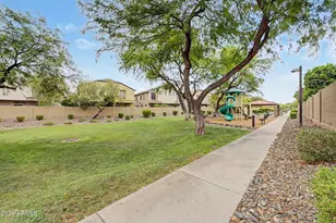 2725 E Mine Creek Rd, Phoenix, AZ 85024 - Photo 31