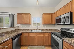 2725 E Mine Creek Rd, Phoenix, AZ 85024 - Photo 7