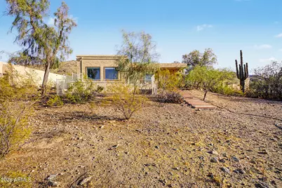 2324 W Sunrise Drive, Phoenix, AZ 85041 - Photo 11