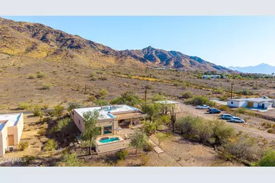 2324 W Sunrise Drive, Phoenix, AZ 85041 - Photo 7