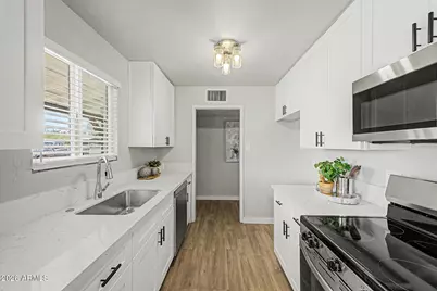3227 W Montecito Avenue, Phoenix, AZ 85017 - Photo 9