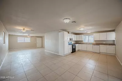 2062 E Nancy Lane, Phoenix, AZ 85042 - Photo 7