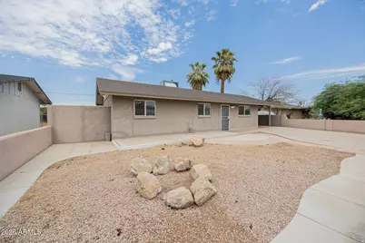 2062 E Nancy Lane, Phoenix, AZ 85042 - Photo 3