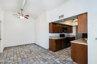 7263 N 6th Way, Phoenix, AZ 85020 - Photo 9