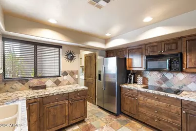 9220 E Whitethorn Circle, Scottsdale, AZ 85266 - Photo 7