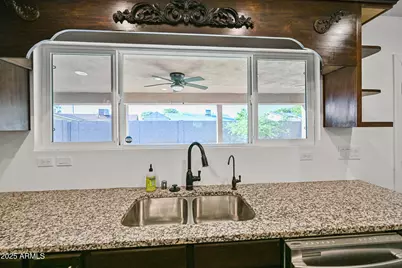 2914 E Michelle Drive, Phoenix, AZ 85032 - Photo 9
