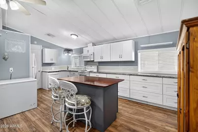 7307 E Juanita Avenue, Mesa, AZ 85209 - Photo 9