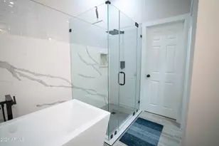 8270 N Hayden Rd, Scottsdale, AZ 85258 - Photo 17