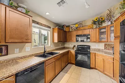 21657 W Hilton Avenue, Buckeye, AZ 85326 - Photo 9