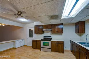 5562 W Edgemont Ave, Phoenix, AZ 85035 - Photo 11